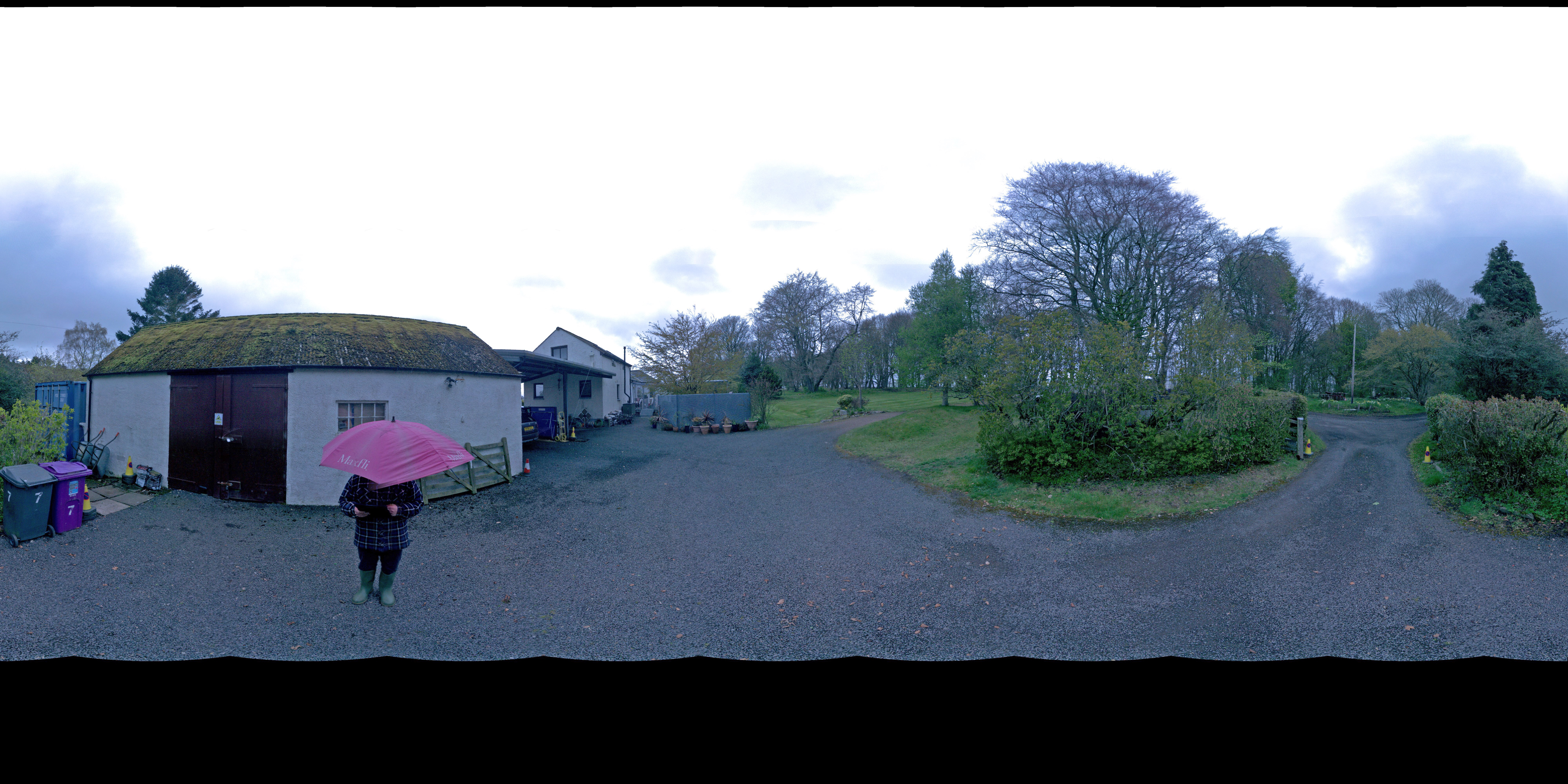 bright coloured object in 360 original size